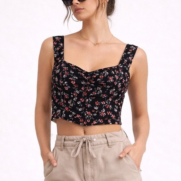 Urban Outfitters Tops - Urban Outfitters Floral Corset Style Crop Top – Black/Red – Size M